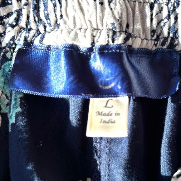 Blue‎ Rain Paperback Shorts Hawaiian Floral Rayon Blue Green Womens Size Large - Picture 7 of 9